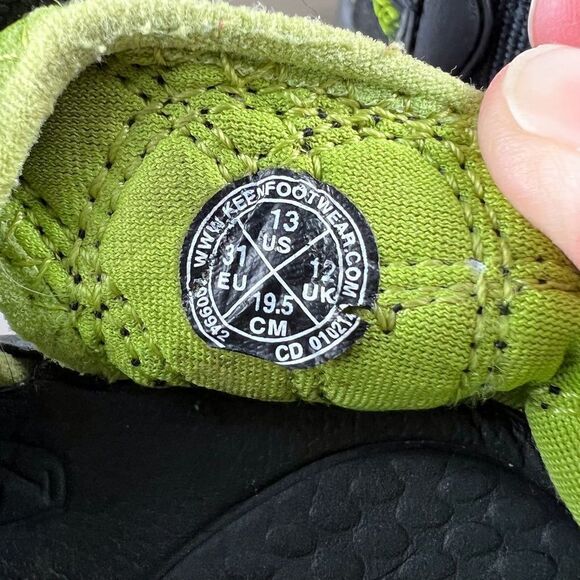 Keens Newport H2 Waterproof Kids Sandals in Black.  Size 13. - Picture 7 of 7